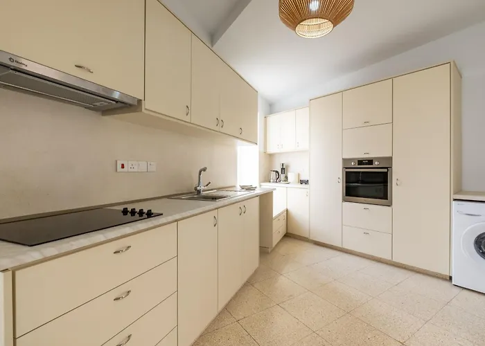 St Lazar Vintage * Lárnaca